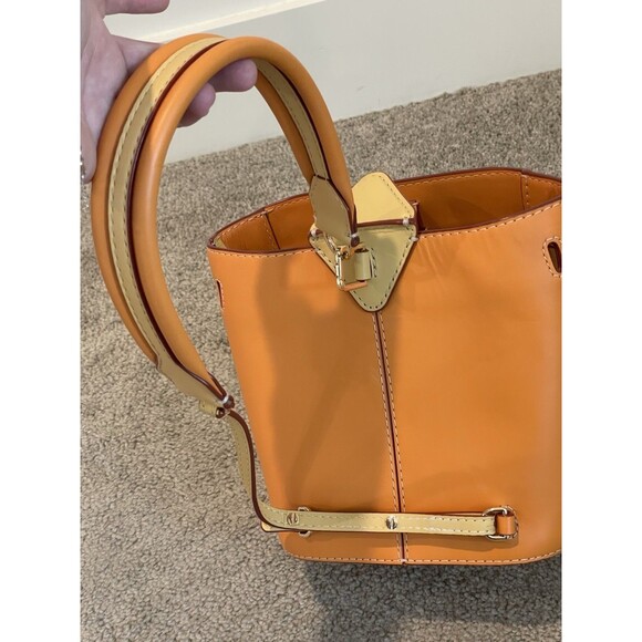 Danse Lente‎ Josh Leather Two Toned Convertible Bucket Bag with Shoulder Strap - Picture 5 of 16